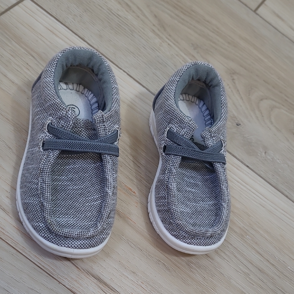 Us Sports Gray Kids Shoes Size 5